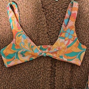 Skatie bikini in vibrant summer print